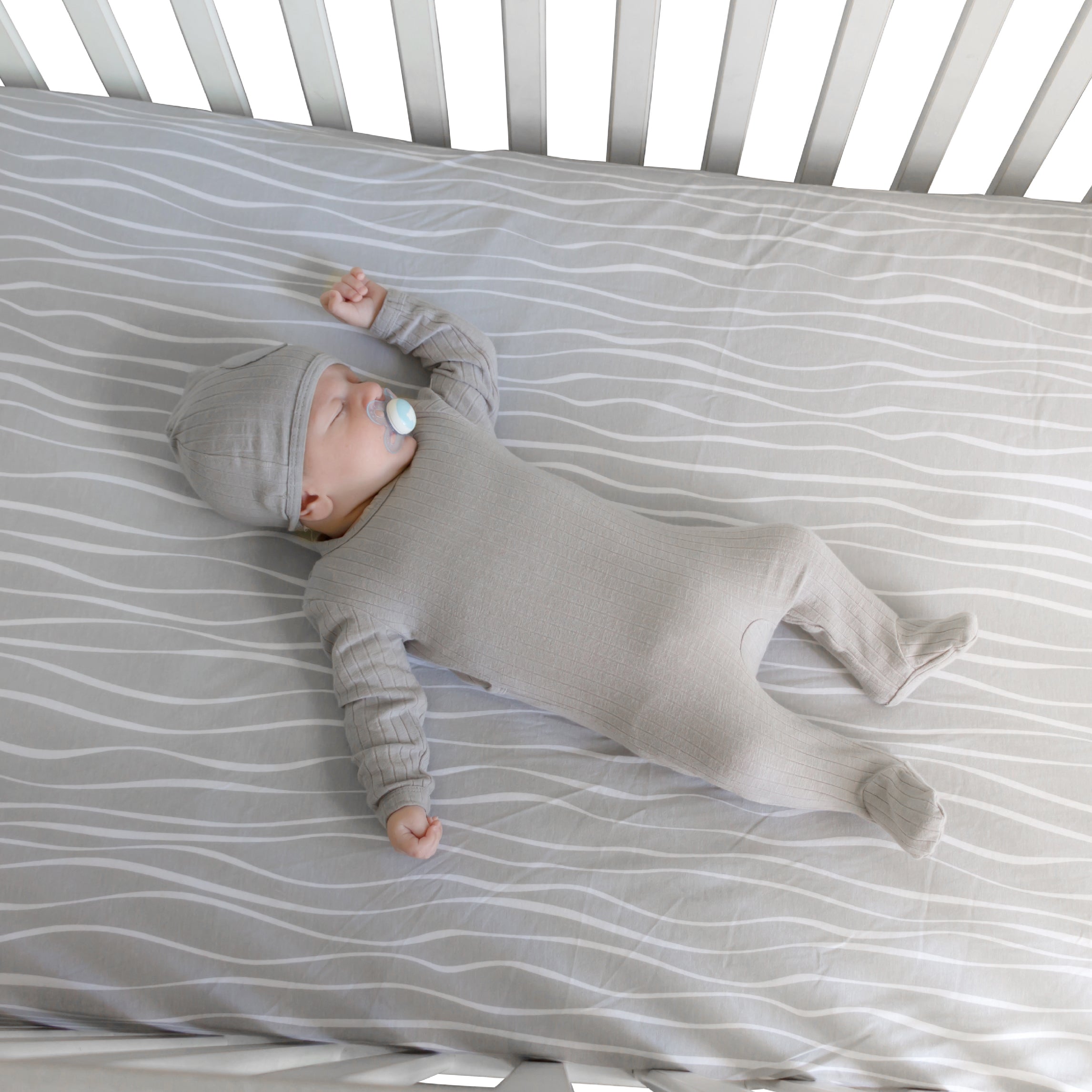 Versatile soft Grey & White Abstract sheet set