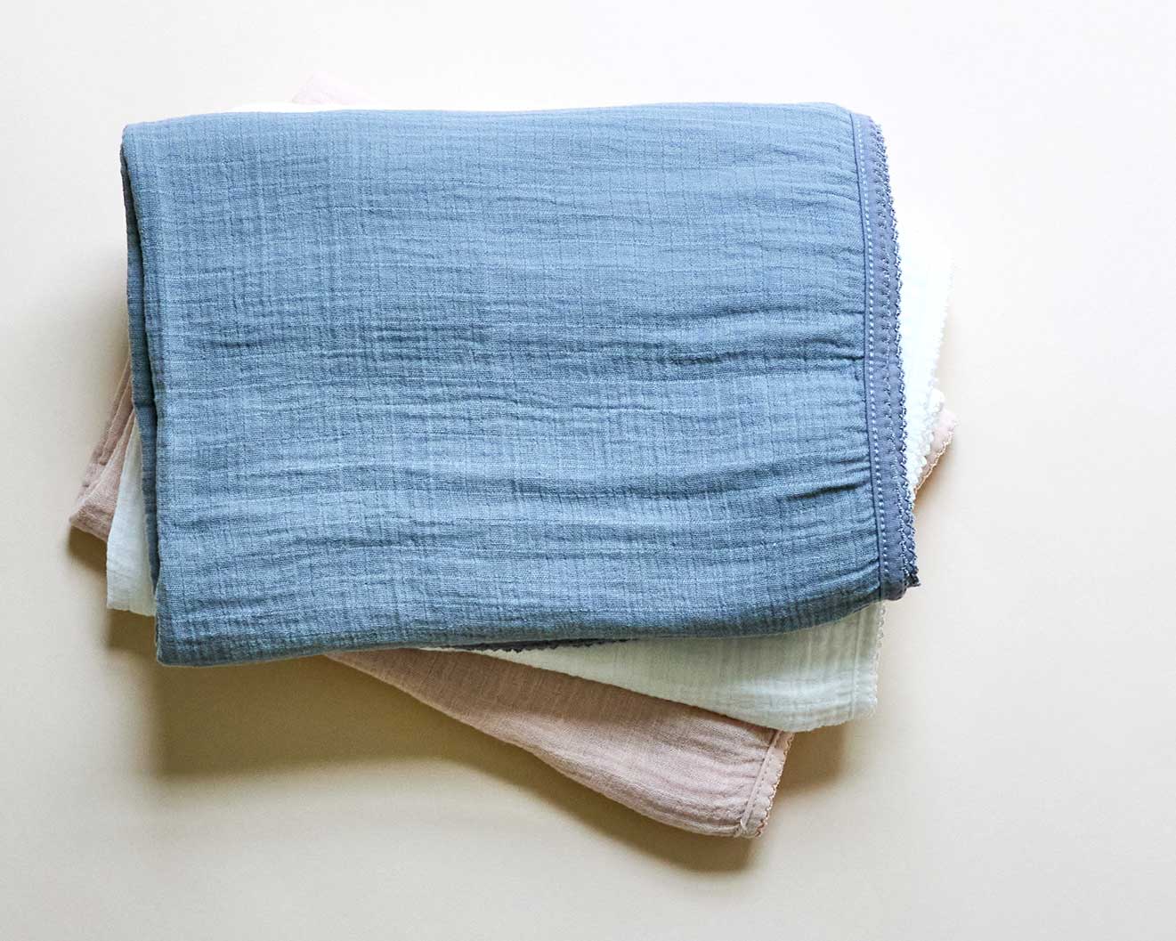 Solid Muslin Swaddle with Scallop Trim