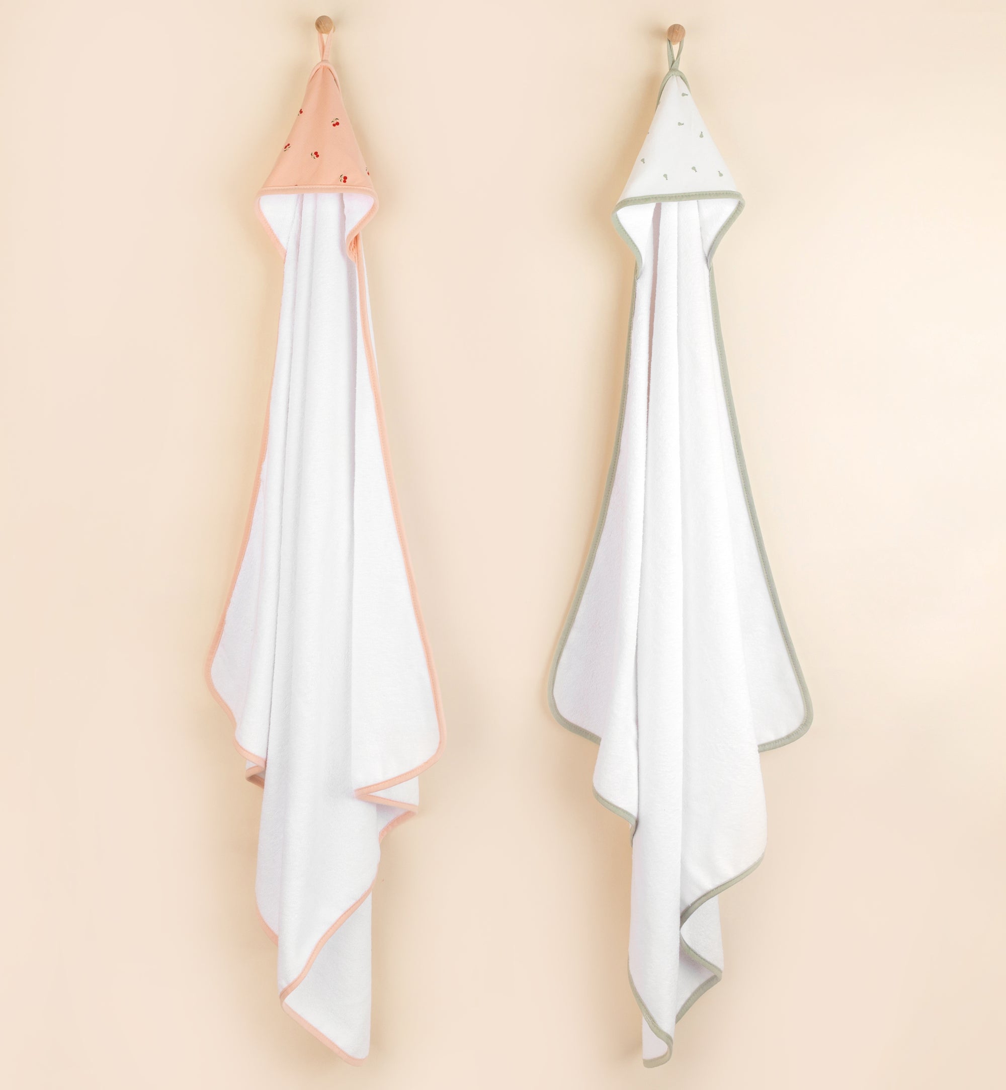 Sage Pears Hooded Towel &amp; Washcloth